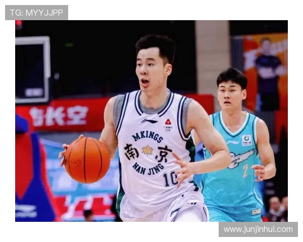 郭昊文与克莱、麦克朗合练：三分亮眼但防守遭质疑，特训能否提升短板？