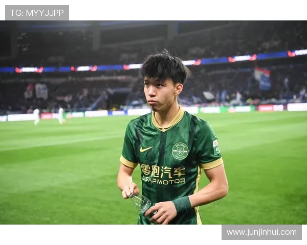 黄希扬点赞国足新星：王钰栋们的未来值得期待